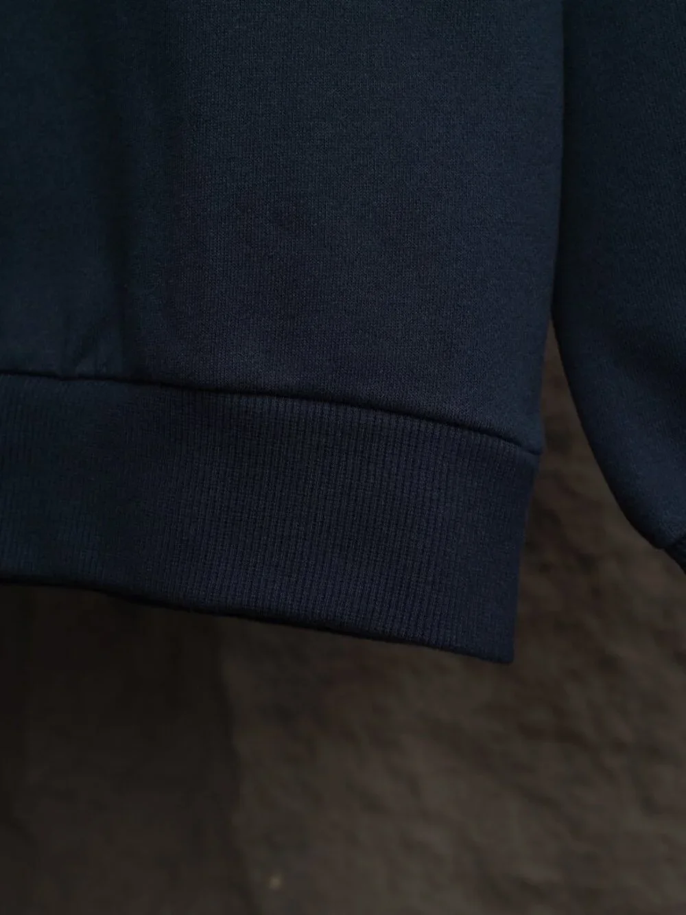 Alo Yoga Accolade Crew Neck Pullover Sweatshirt Blue